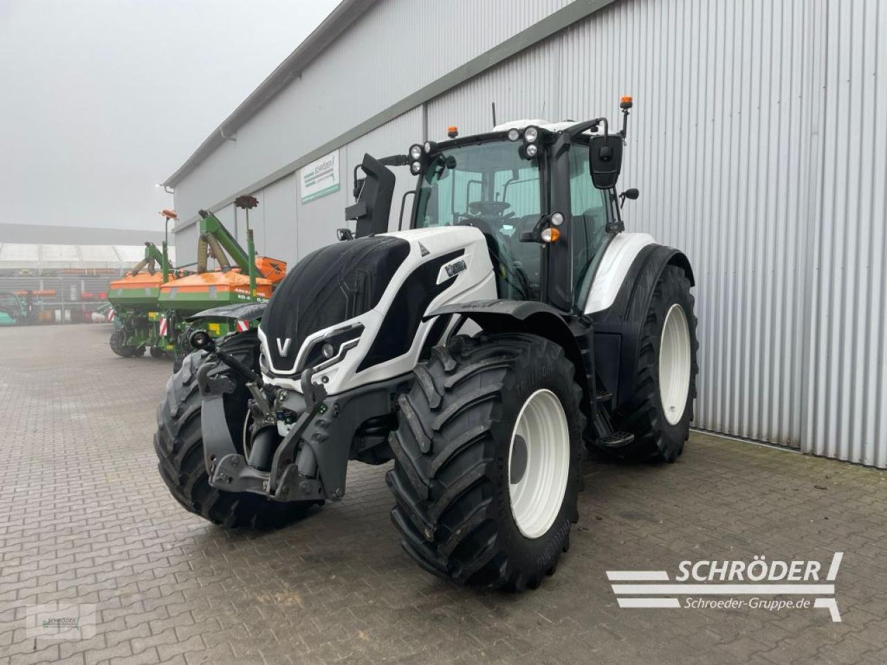 Traktor van het type Valtra T 175 ED SMARTTOUCH | RTK | UNLIMITED, Gebrauchtmaschine in Wildeshausen (Foto 5)